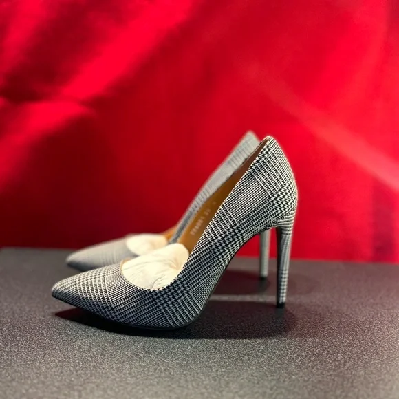 Ralph Lauren "purple label" black & white plaid 4 inch heel pumps. Size:39 (9) - Picture 2 of 6